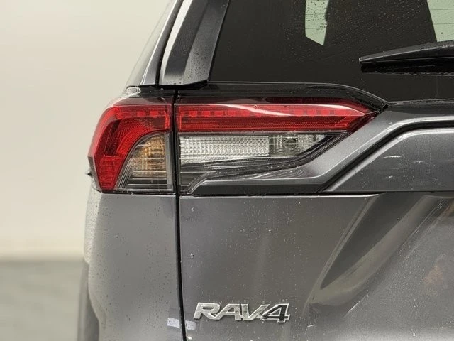 2025 Toyota RAV4 5th Gen - Image 9 of 12
