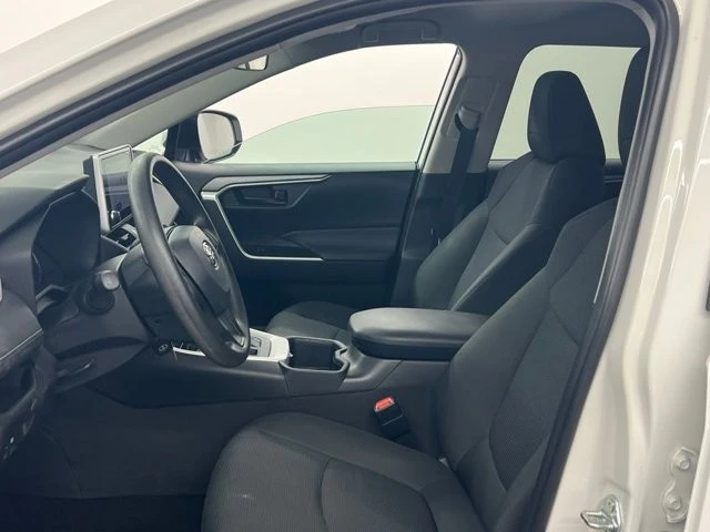 2025 Toyota RAV4 5th Gen - Image 7 of 8