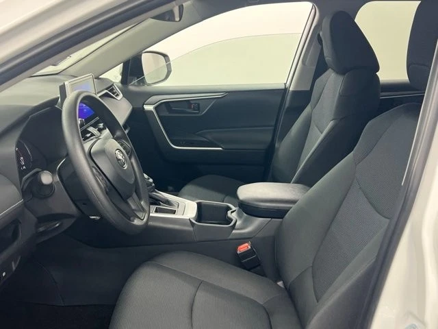 2025 Toyota RAV4 5th Gen - Image 8 of 9