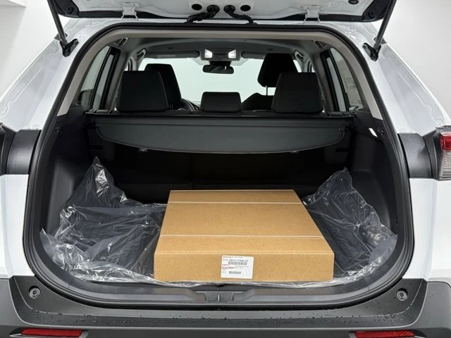 2025 Toyota RAV4 5th Gen - Image 11 of 12