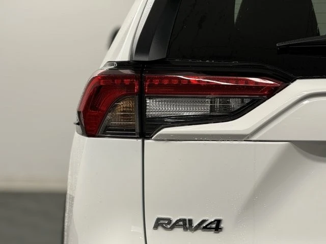 2025 Toyota RAV4 5th Gen - Image 9 of 12