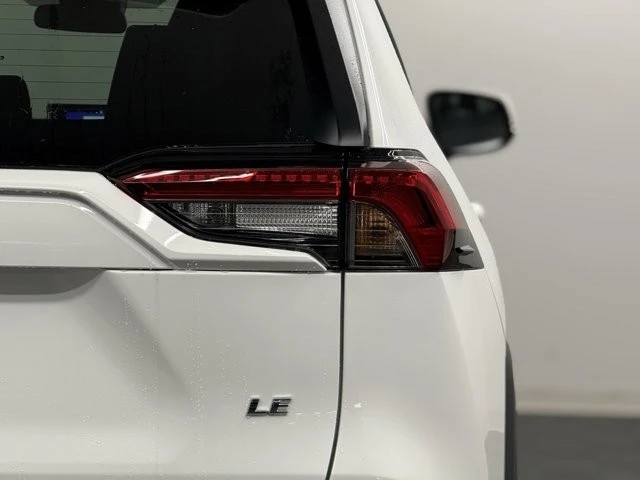 2025 Toyota RAV4 5th Gen - Image 7 of 12