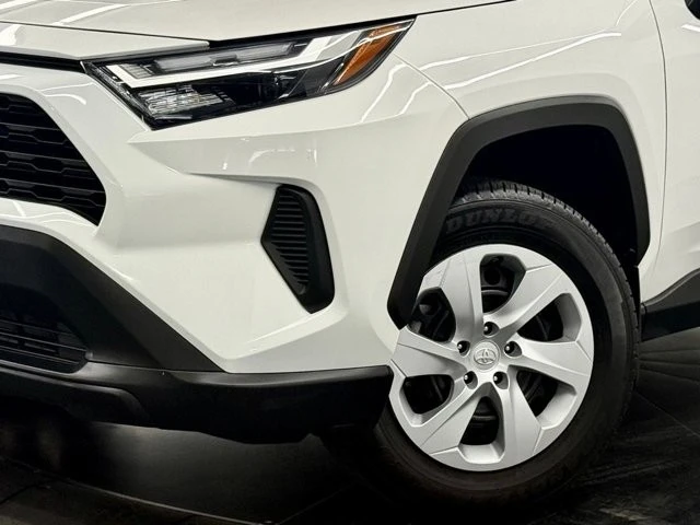 2025 Toyota RAV4 5th Gen - Image 4 of 21