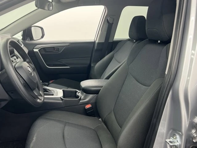 2025 Toyota RAV4 5th Gen - Image 8 of 10
