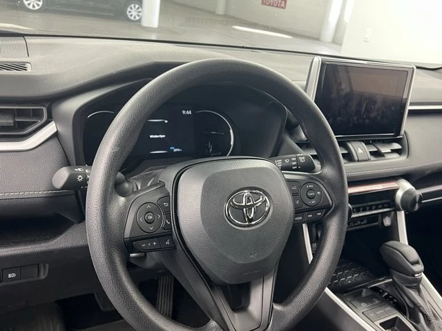 2025 Toyota RAV4 5th Gen - Image 7 of 10