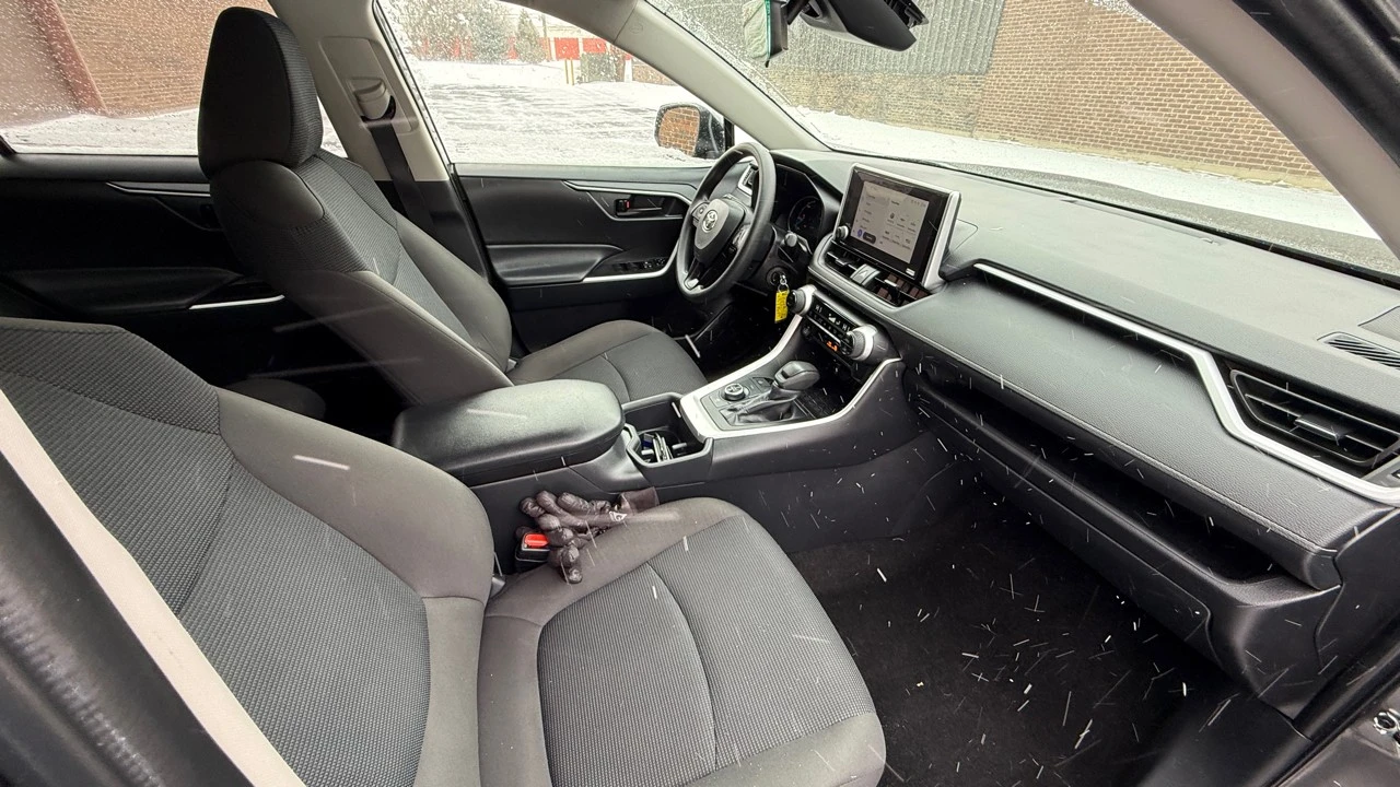 2025 Toyota RAV4 5th Gen - Image 11 of 21