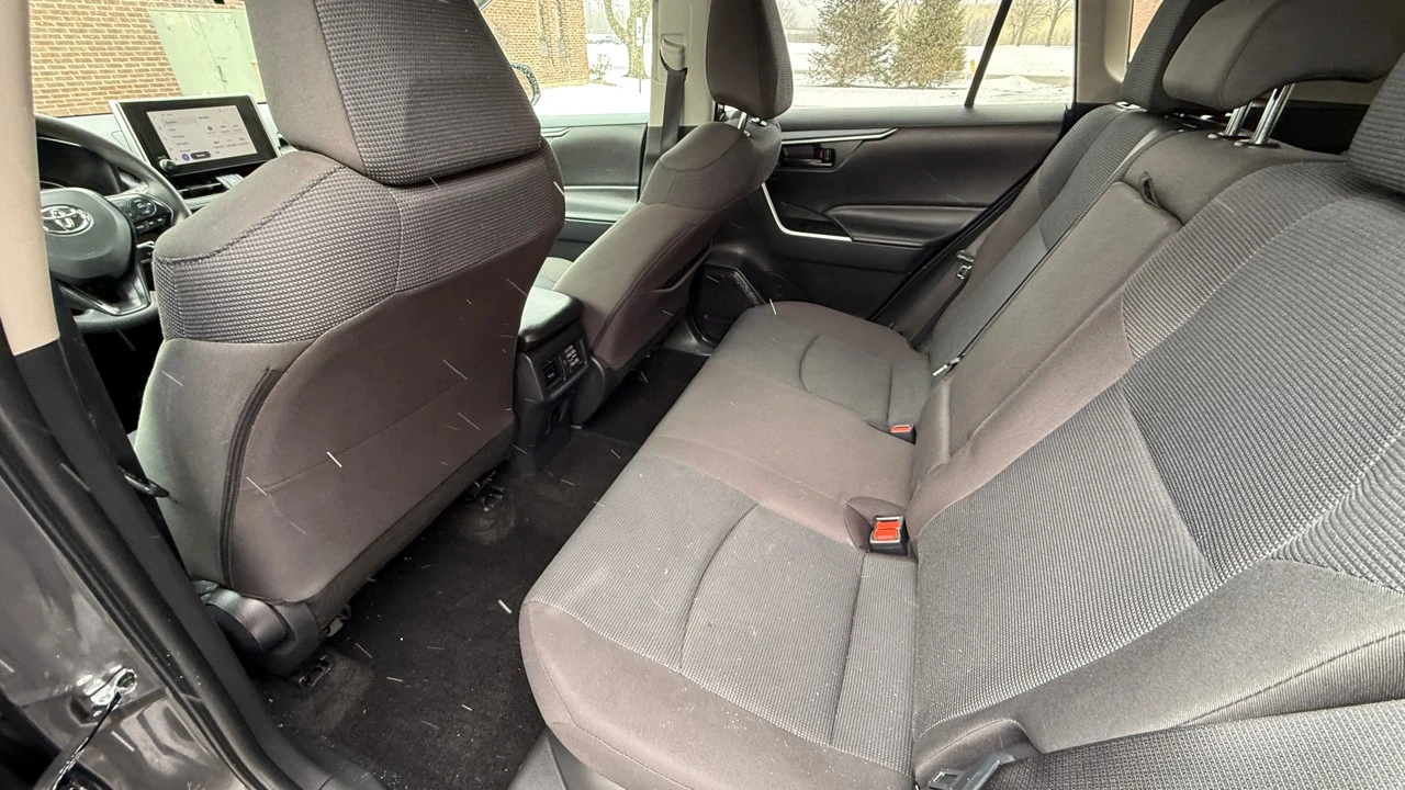 2025 Toyota RAV4 5th Gen - Image 20 of 21