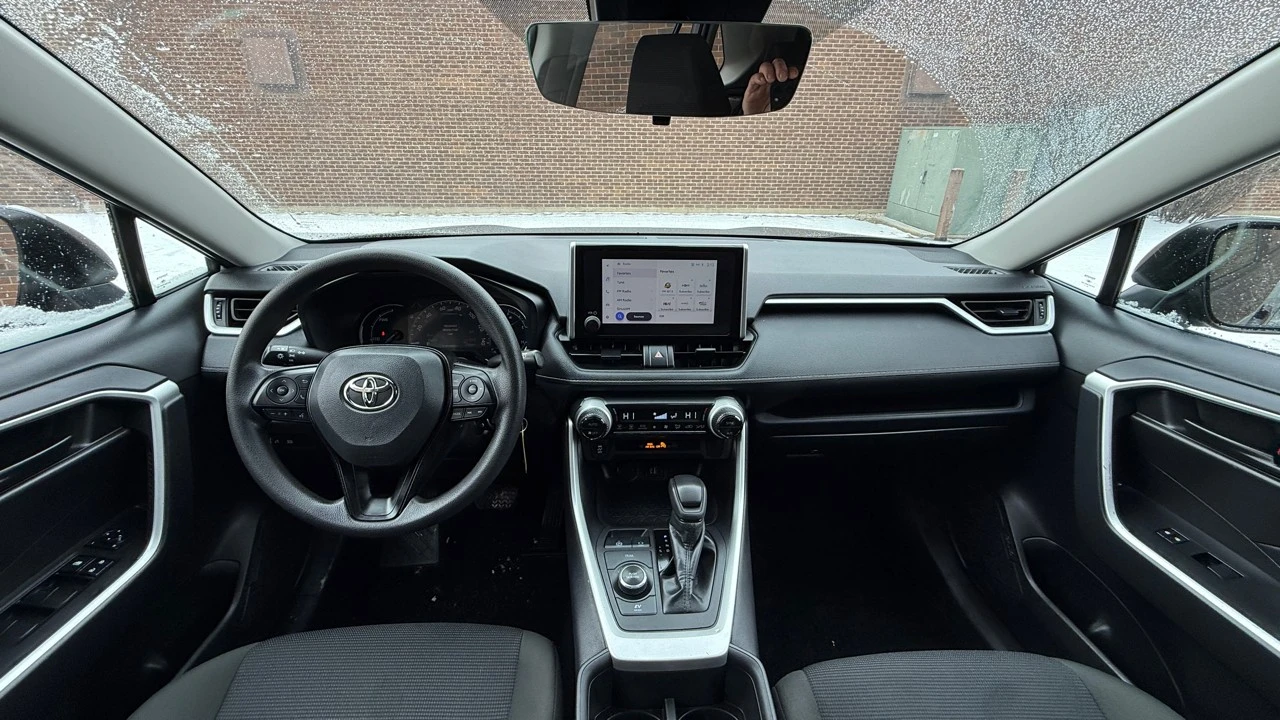 2025 Toyota RAV4 5th Gen - Image 15 of 21