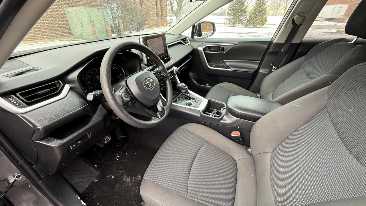2025 Toyota RAV4 5th Gen - Image 9 of 21
