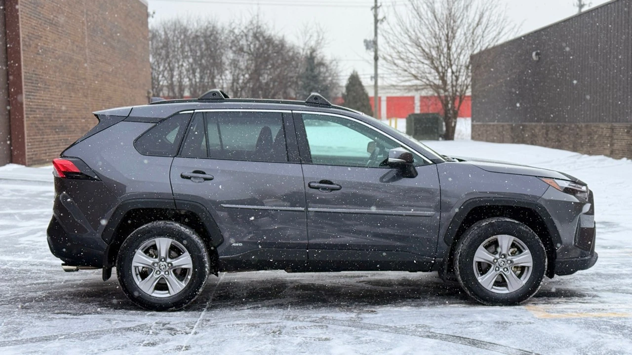 2025 Toyota RAV4 5th Gen - Image 8 of 21