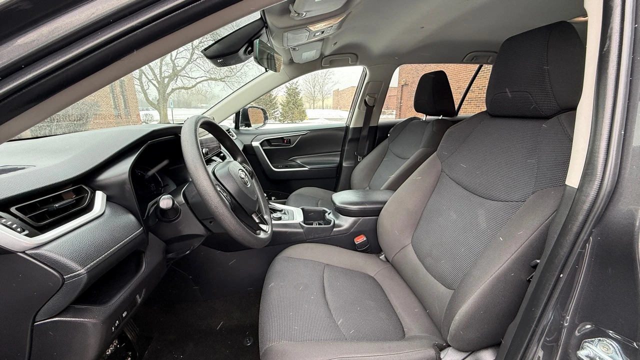 2025 Toyota RAV4 5th Gen - Image 10 of 21