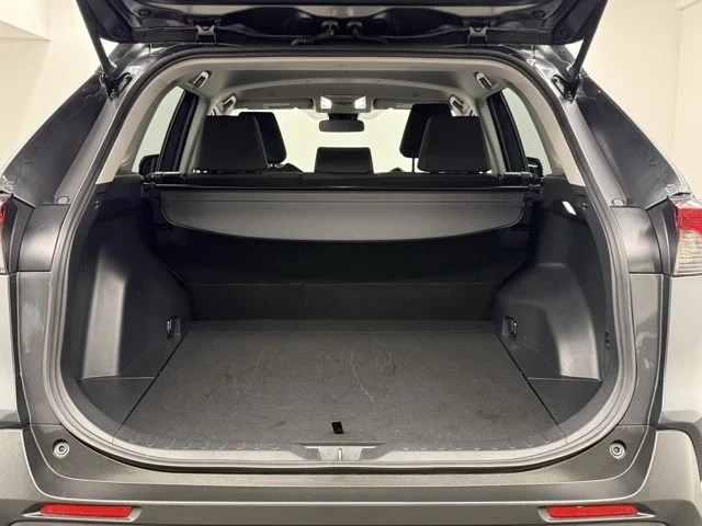 2025 Toyota RAV4 5th Gen - Image 11 of 12