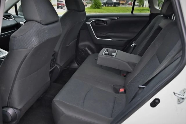 2025 Toyota RAV4 5th Gen - Image 15 of 17