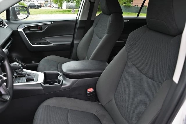 2025 Toyota RAV4 5th Gen - Image 11 of 17