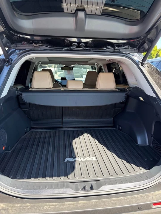 2025 Toyota RAV4 5th Gen - Image 12 of 12