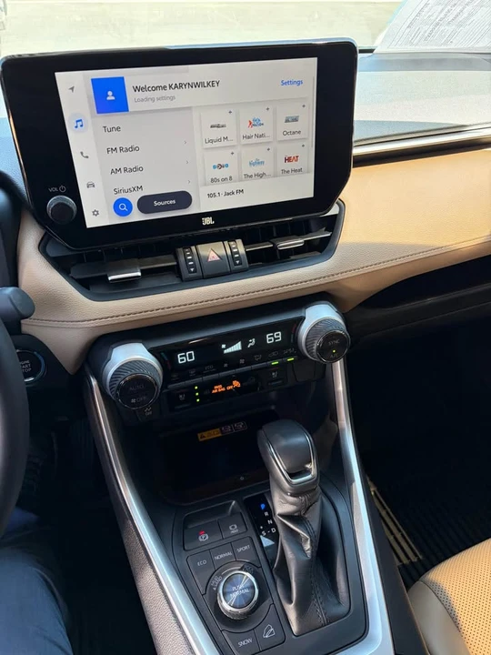 2025 Toyota RAV4 5th Gen - Image 8 of 12