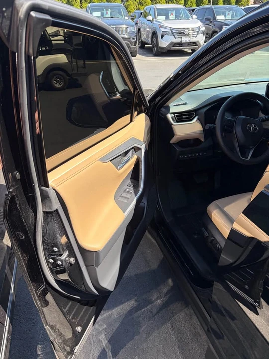 2025 Toyota RAV4 5th Gen - Image 4 of 12