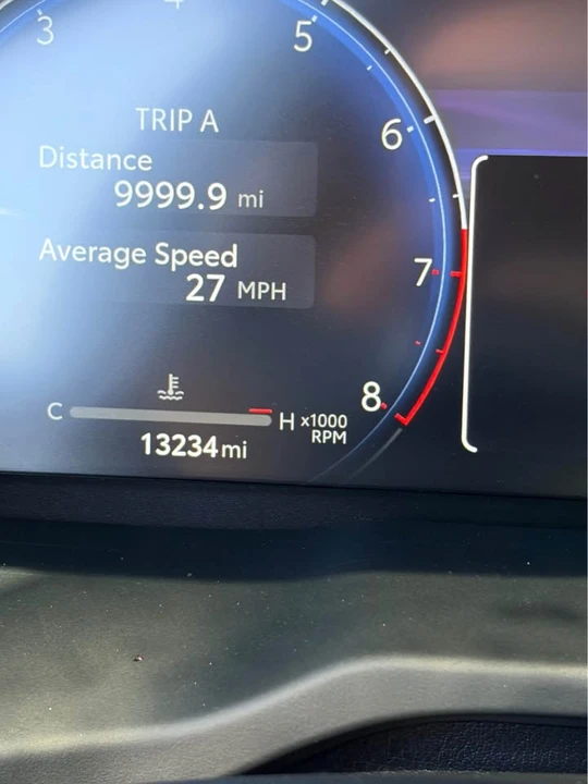 2025 Toyota RAV4 5th Gen - Image 7 of 12