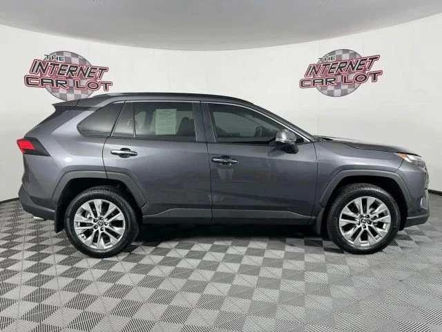 2025 Toyota RAV4 5th Gen - Image 8 of 21
