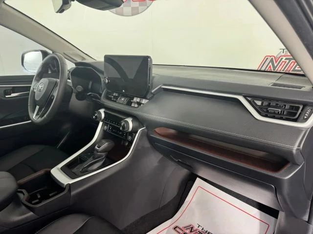 2025 Toyota RAV4 5th Gen - Image 12 of 12