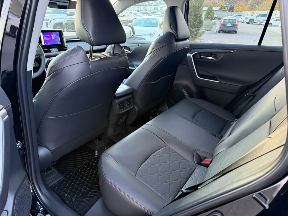 2025 Toyota RAV4 5th Gen - Image 6 of 9