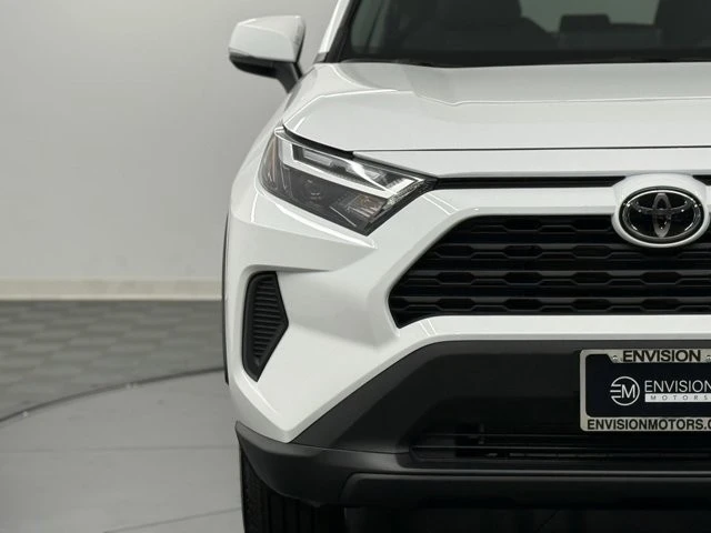 2025 Toyota RAV4 5th Gen - Image 4 of 12