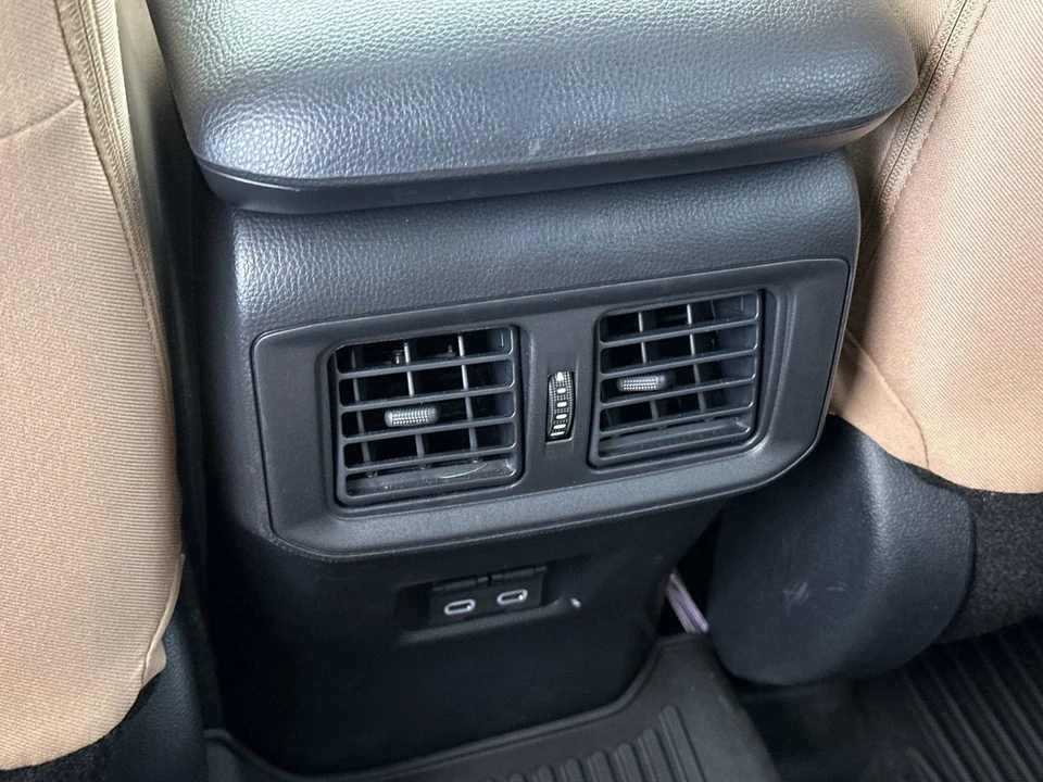 2025 Toyota RAV4 5th Gen - Image 13 of 31