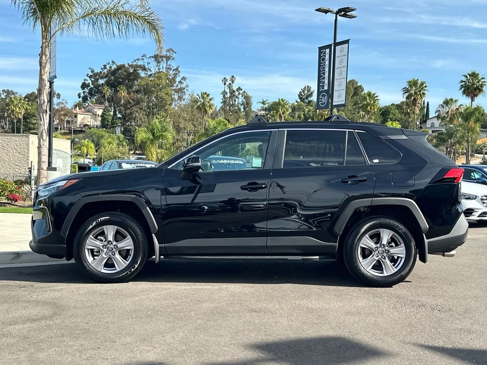 2025 Toyota RAV4 5th Gen - Image 6 of 31