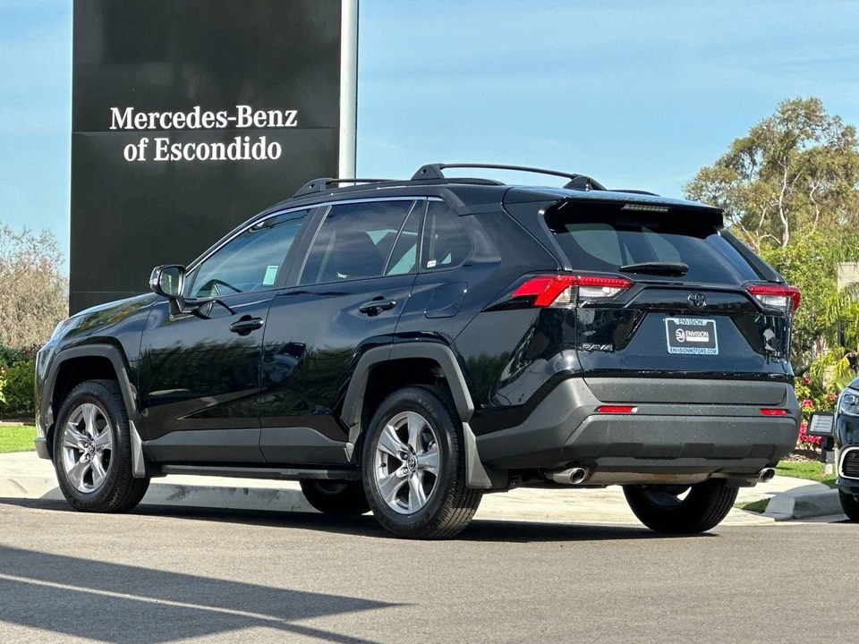 2025 Toyota RAV4 5th Gen - Image 5 of 31