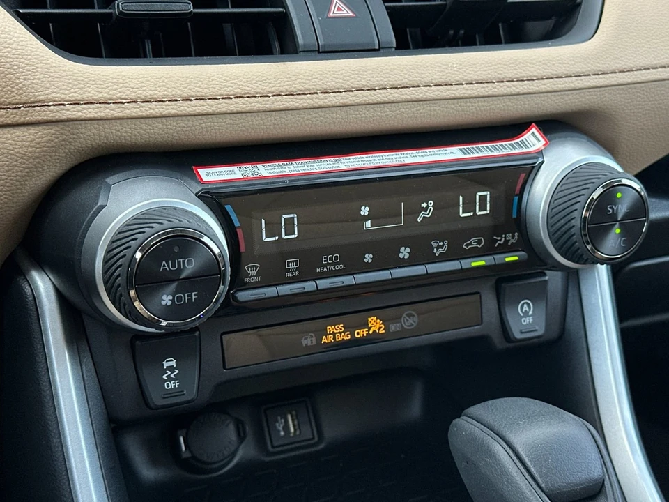 2025 Toyota RAV4 5th Gen - Image 22 of 31