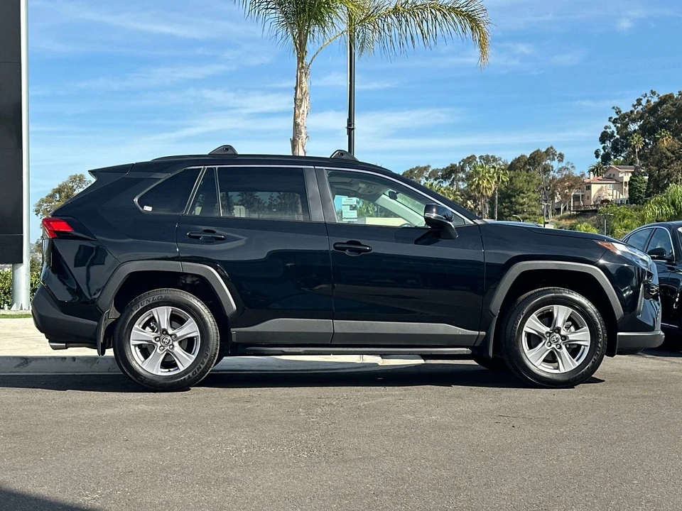 2025 Toyota RAV4 5th Gen - Image 2 of 31