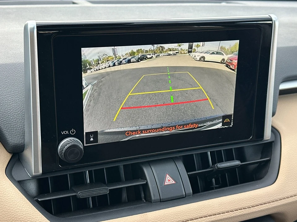 2025 Toyota RAV4 5th Gen - Image 21 of 31