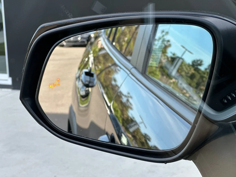 2025 Toyota RAV4 5th Gen - Image 9 of 31