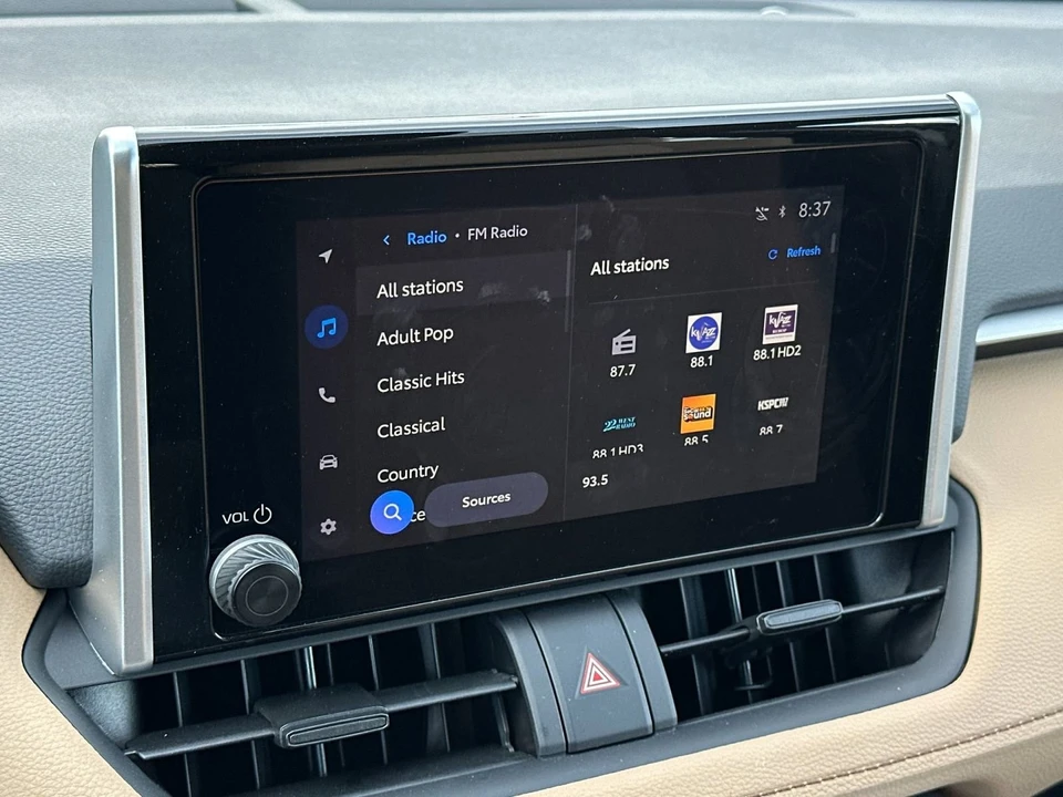2025 Toyota RAV4 5th Gen - Image 20 of 31