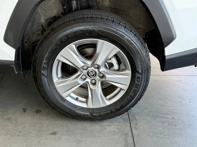 2025 Toyota RAV4 5th Gen - Image 17 of 21