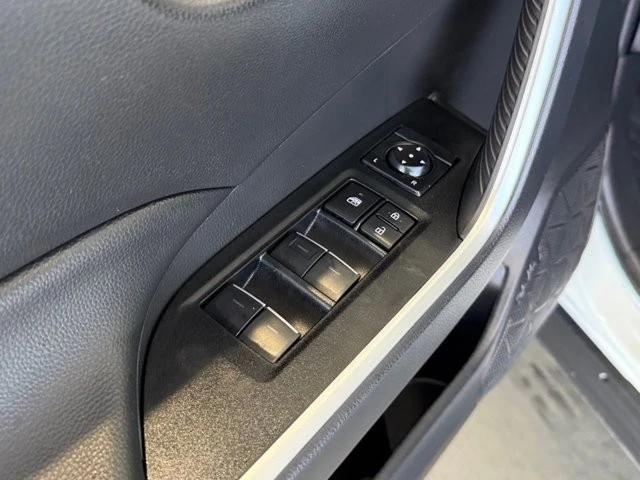 2025 Toyota RAV4 5th Gen - Image 20 of 21