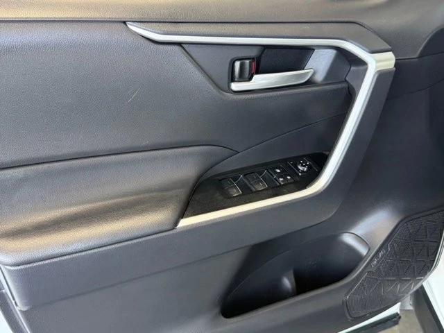 2025 Toyota RAV4 5th Gen - Image 19 of 21