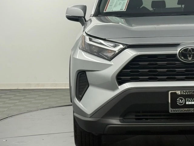 2025 Toyota RAV4 5th Gen - Image 4 of 12