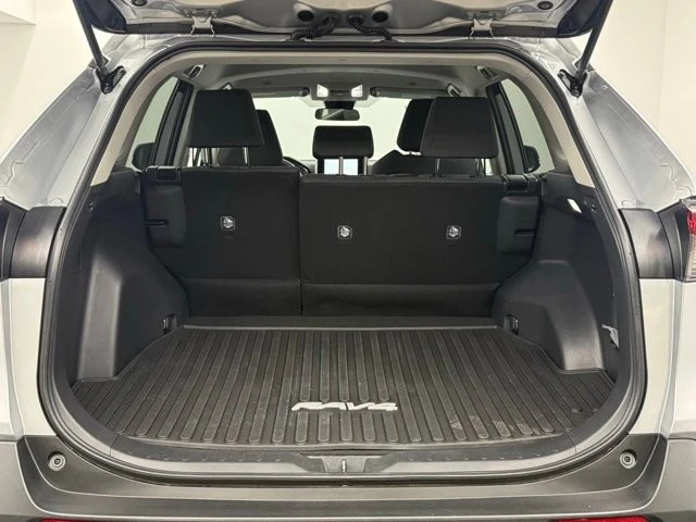 2025 Toyota RAV4 5th Gen - Image 11 of 12