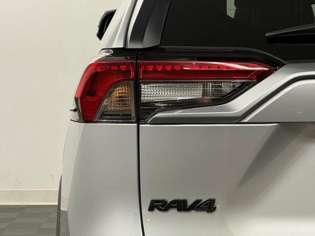 2025 Toyota RAV4 5th Gen - Image 9 of 12