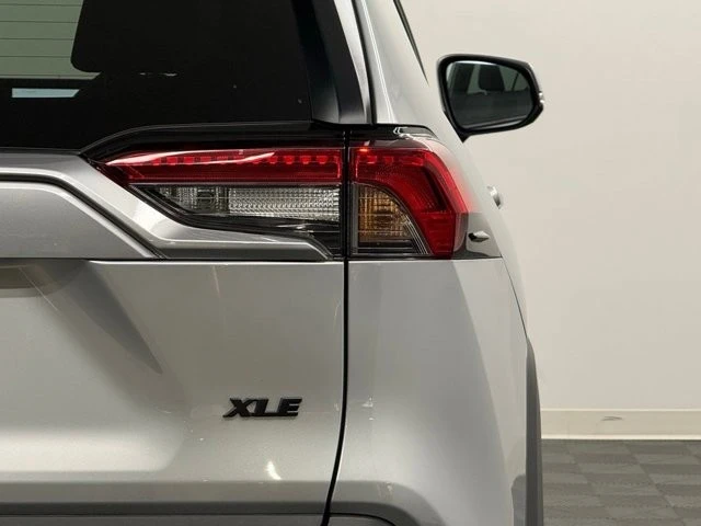 2025 Toyota RAV4 5th Gen - Image 7 of 12