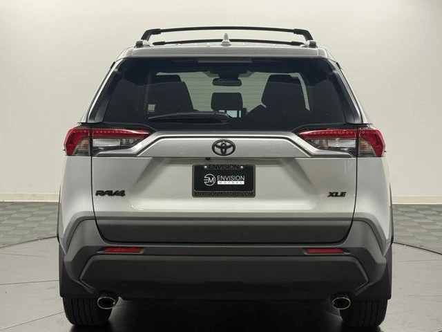 2025 Toyota RAV4 5th Gen - Image 8 of 12