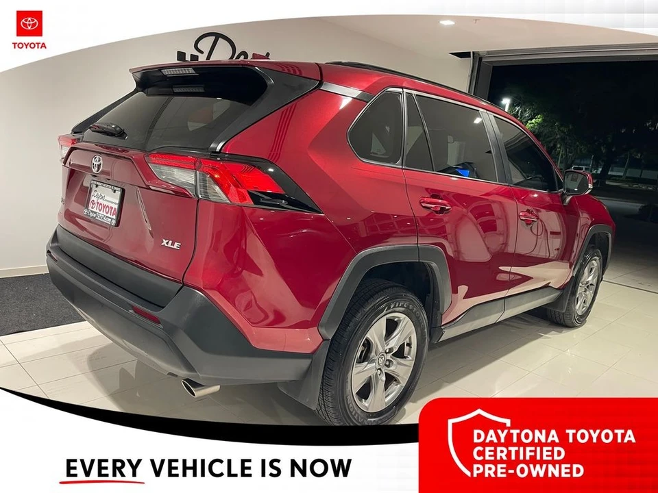 2025 Toyota RAV4 5th Gen - Image 8 of 12