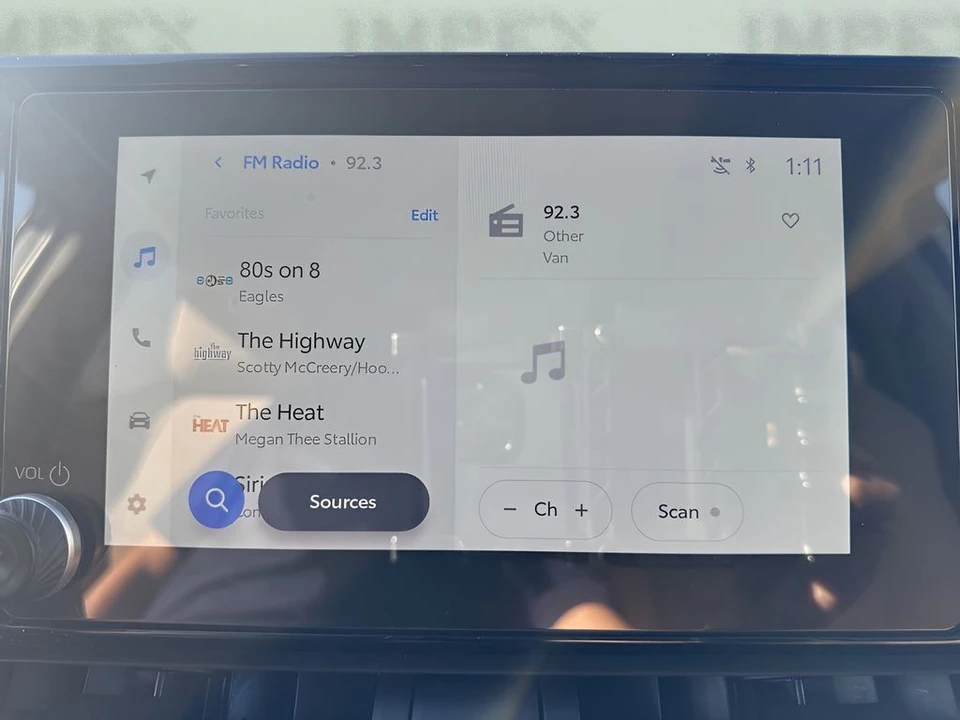 2025 Toyota RAV4 5th Gen - Image 17 of 21