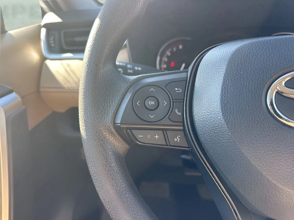 2025 Toyota RAV4 5th Gen - Image 14 of 21