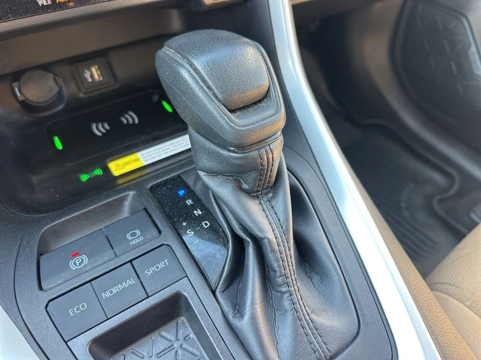 2025 Toyota RAV4 5th Gen - Image 16 of 21