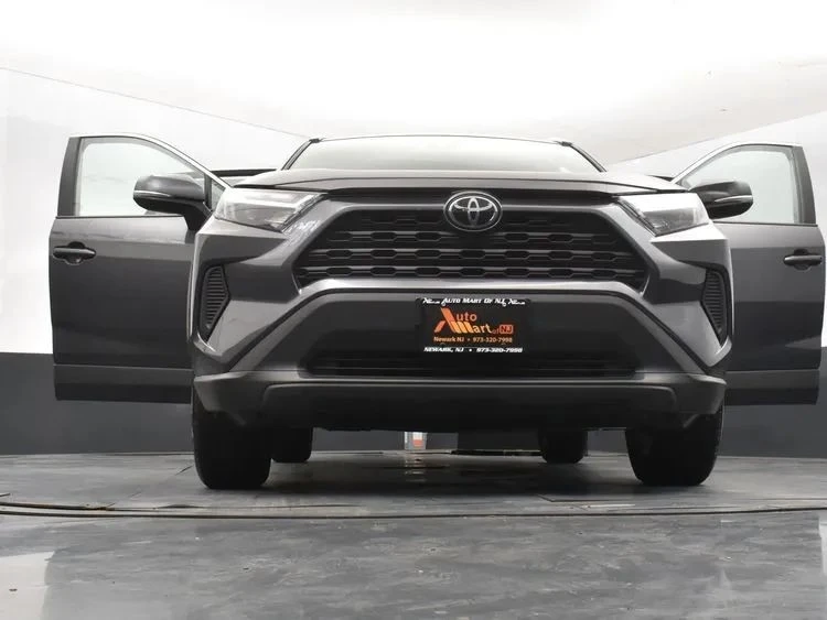 2025 Toyota RAV4 5th Gen - Image 11 of 12