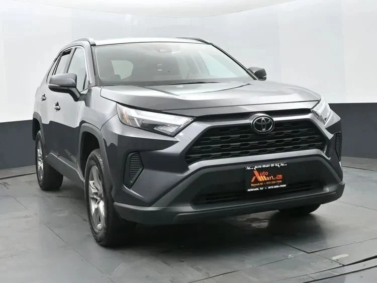 2025 Toyota RAV4 5th Gen - Image 2 of 12