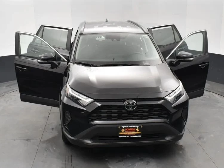 2025 Toyota RAV4 5th Gen - Image 10 of 12