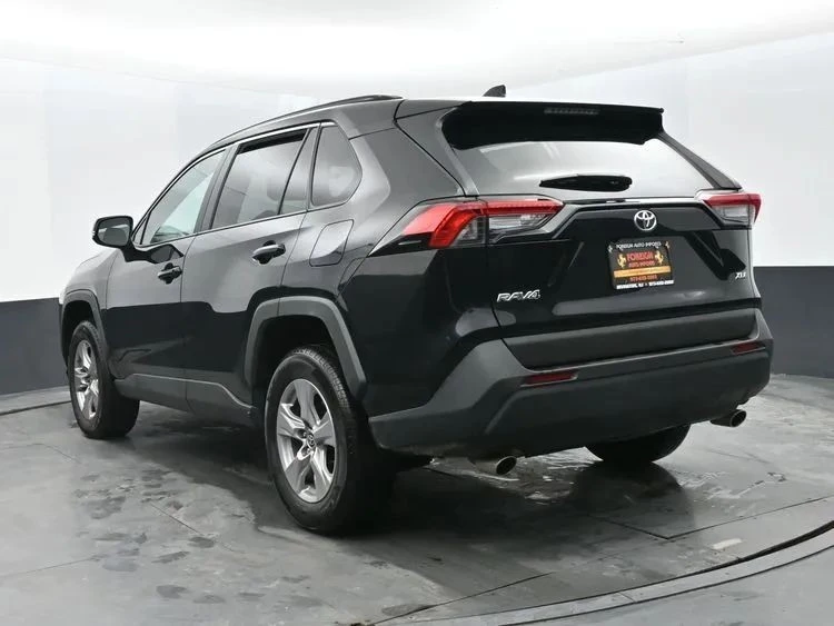 2025 Toyota RAV4 5th Gen - Image 9 of 12